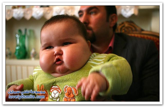 خدود الطفل الصغير ما شاء الله تبارك الله