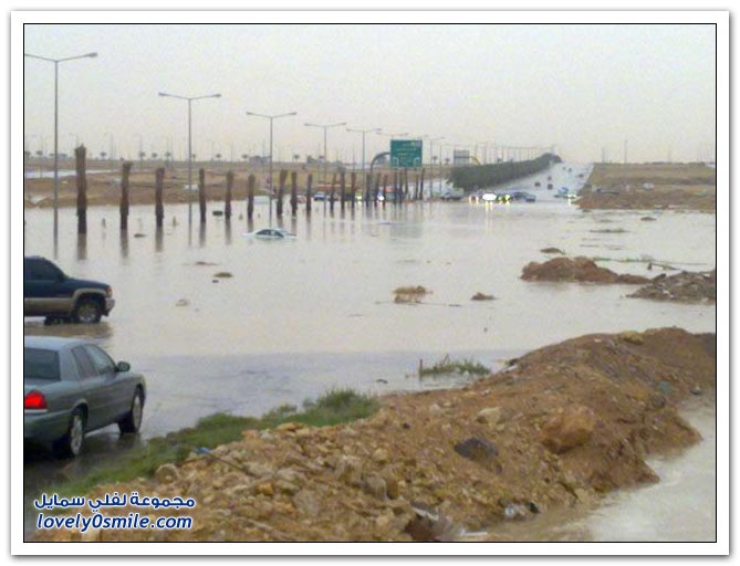 صور لسيول وأمطار الرياض ليوم الإثنين 3-5-2010