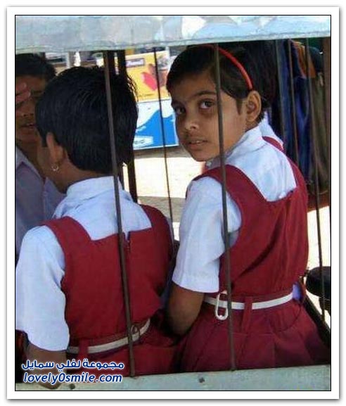 صور باصات نقل الطلاب في الهند