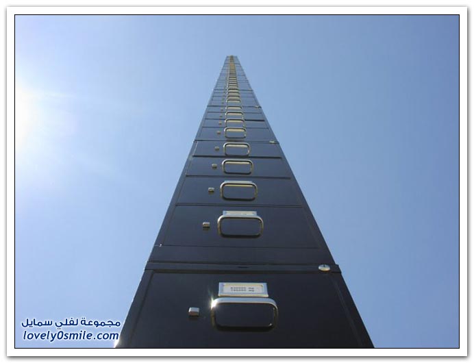 صور لأطول مكتب أدراج في العالم