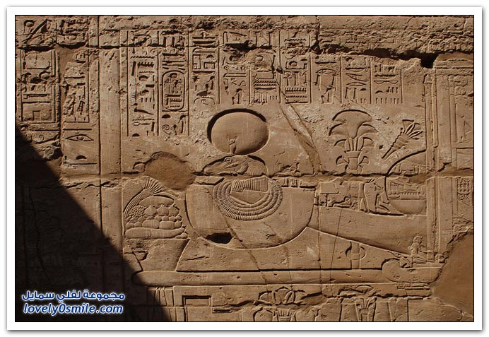 صور لجولة سياحية بالمنطاد في مدينة الأقصر والآثار التاريخية في جنوب مصر