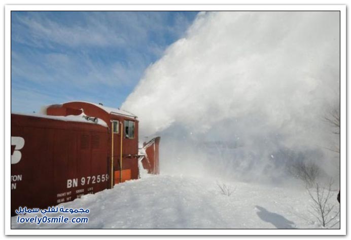 صور لقطار منفاخ ومدمر الثلوج