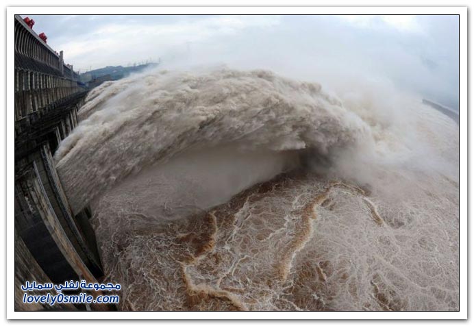 صور سد من أكبر سدود الصين على نهر اليانغتسى