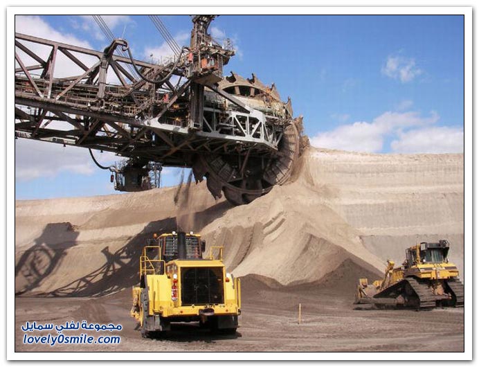 صور أكبر آلة حفر في العالم