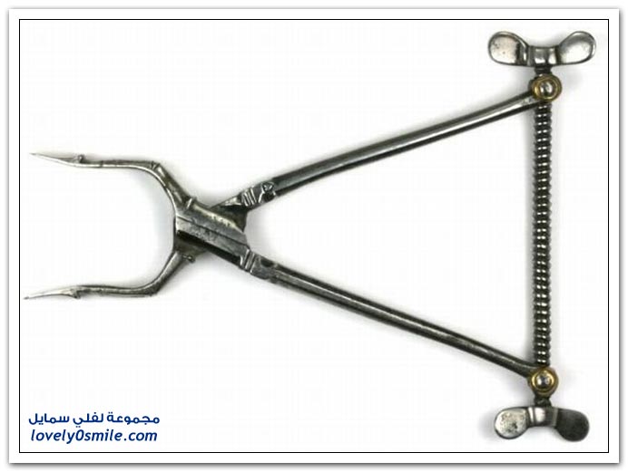 أدوات طبيب الأسنان في الماضي