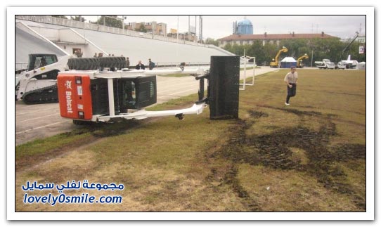تركترات ورافعات وسيارات في ورطة