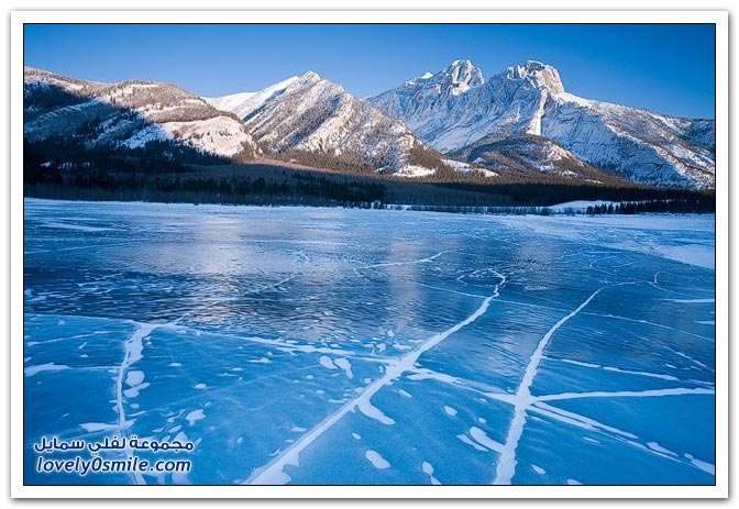 صور لبحيرة متجمدة في كندا