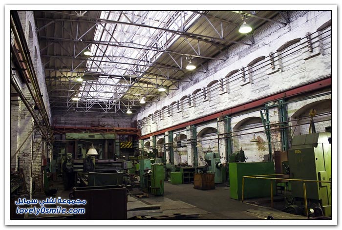 مصنع عربات القطارات والمتروا في روسيا