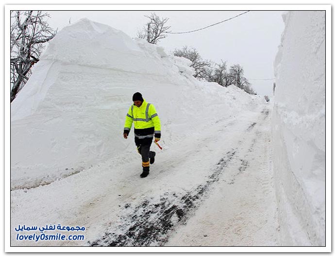 تصور ينزل الثلج على بيتكم بهذا الشكل