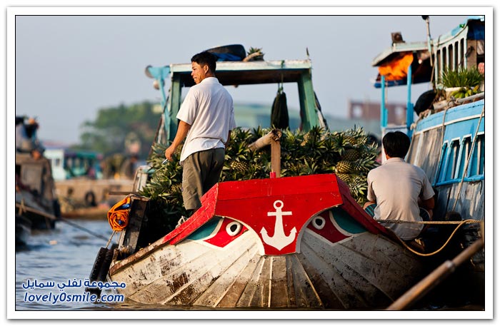 السوق العائم في فيتنام