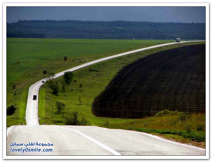 جمال المناظر الطبيعية مع الطرق حول العالم