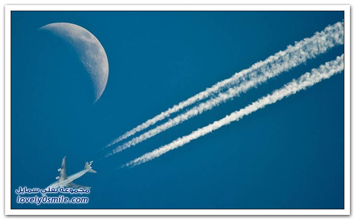 القمر والشمس خلفية للطائرات
