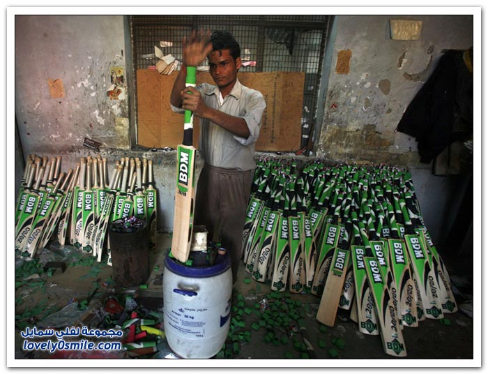 مصنع معدات لعبة الكريكيت بالقرب من دلهي في الهند
