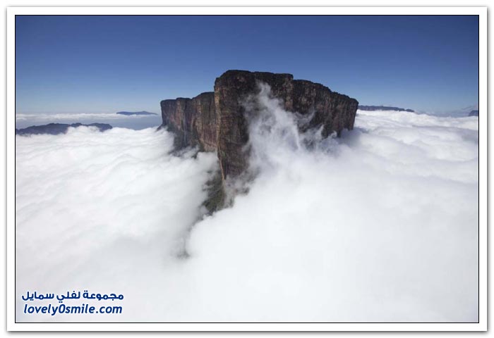 أكبر قمة جبلية مسطحة في العالم جبل رورايما
