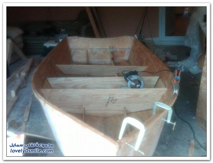 صناعة قارب في المنزل