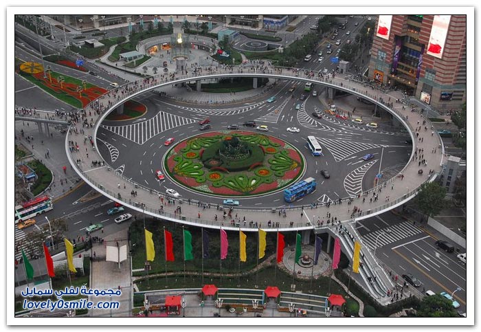 جسر المشاة الدائري في شنغهاي