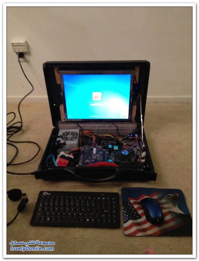 كمبيوتر على هيئة حقيبة