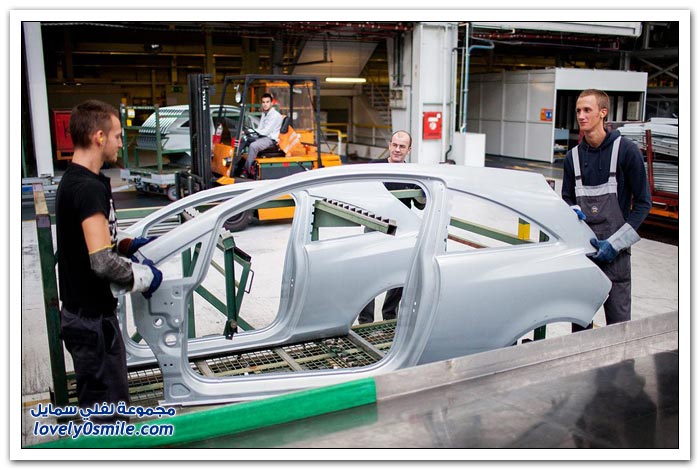 مصنع سيارات أوبل في ألمانيا