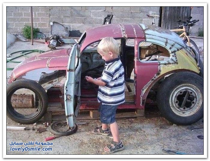 تجديد سيارة قديمة وتقديمها كهدية لطفل