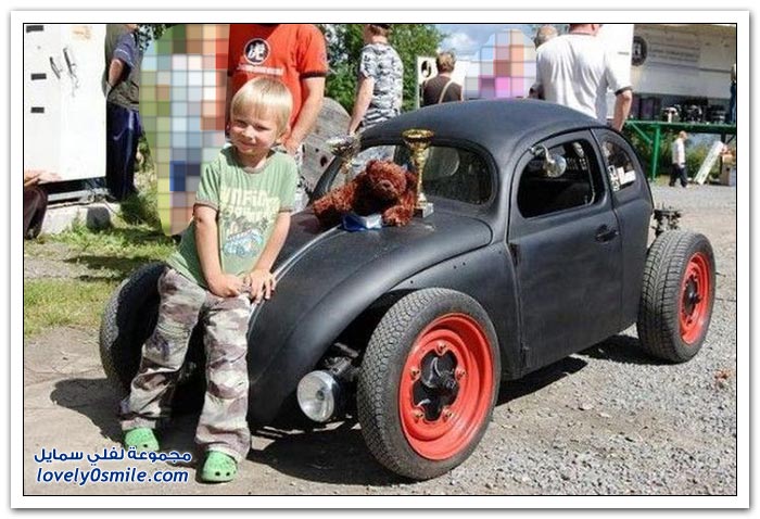 تجديد سيارة قديمة وتقديمها كهدية لطفل