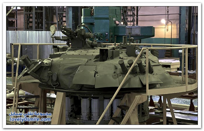 أحد مراكز إصلاح الدبابات في روسيا