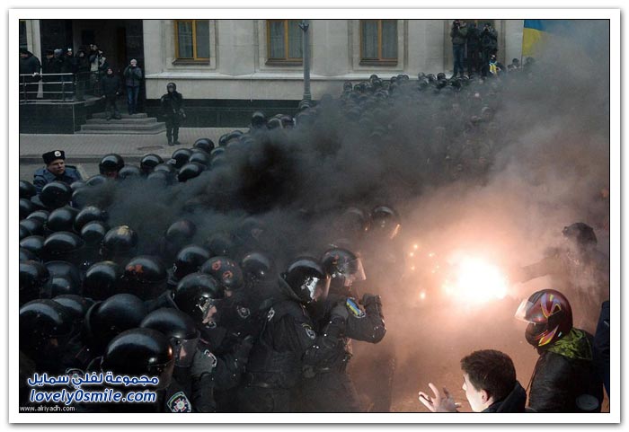 مظاهرات حاشدة في أوكرانيا