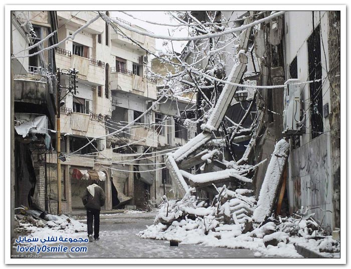 السوريون يواجهون الثلوج