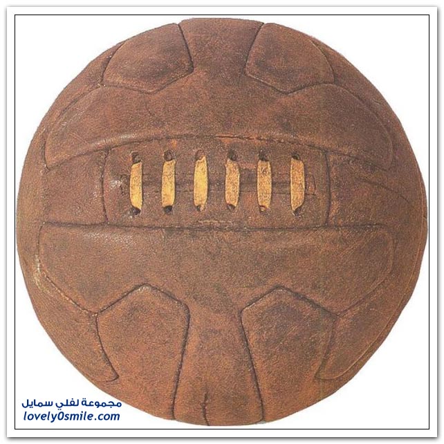 كرات كأس العالم الرسمية لكرة القدم بين عامي 1930 و 2014م