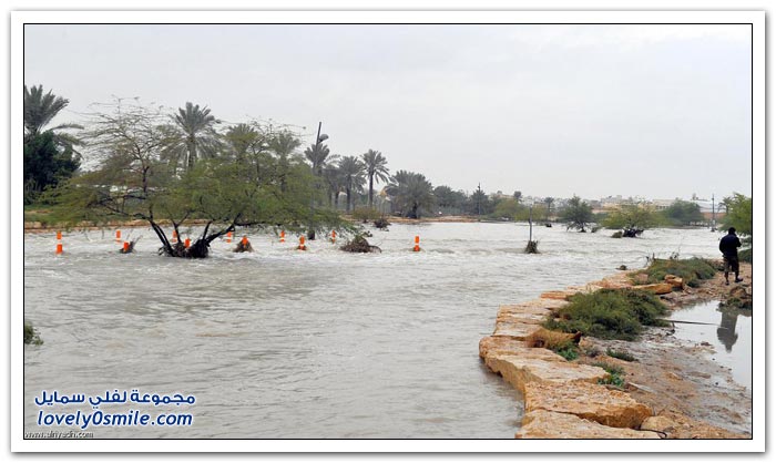 الأمطار تجدد معاناة سكان الرياض