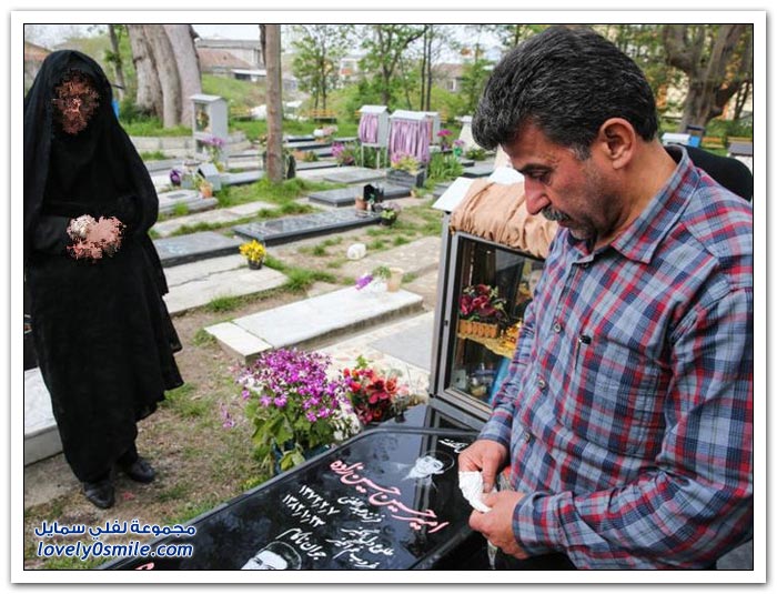 أم إيرانية تصفع قاتل ابنها وتنقذه من حبل المشنقة