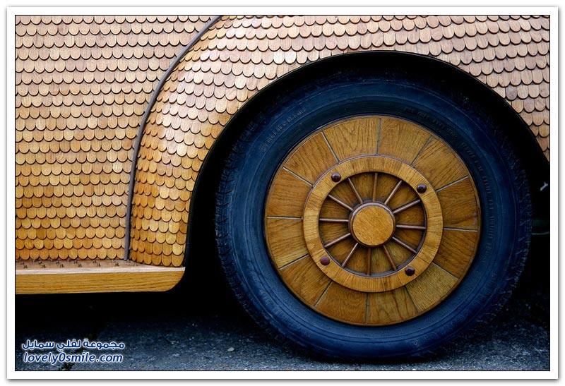 سيارة فولكس فاجن بيتل مصنوعة من الخشب