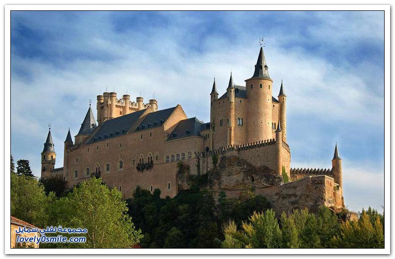 القصور والقلاع في أسبانيا