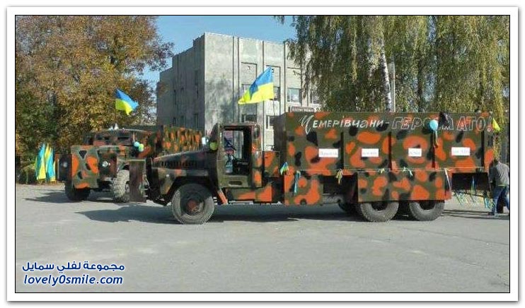 أوكرانيين يستخدمون أفكار الثورات العربية في العربات المصفحة