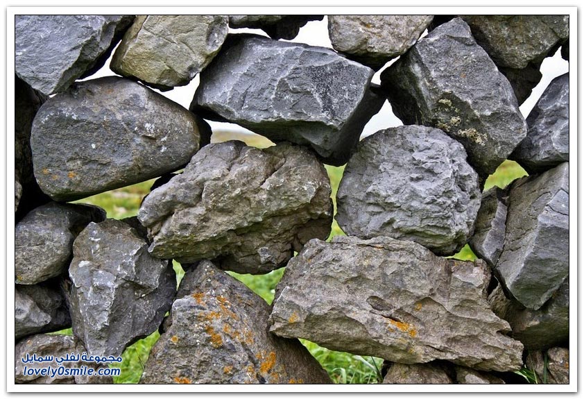 الجدران الحجرية في جزيرة اينيس، إيرلندا