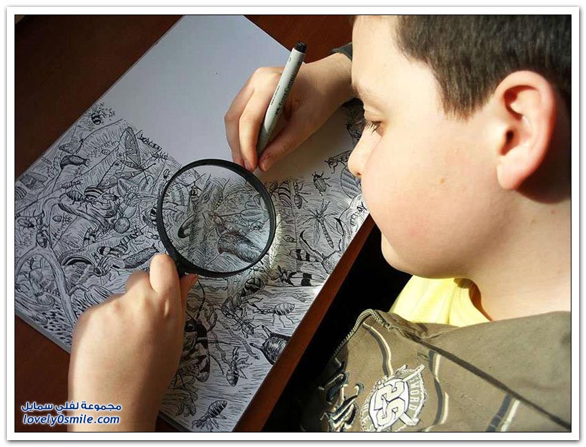 طفل عمره 11 عاما يرسم رسومات تفصيلية مذهلة
