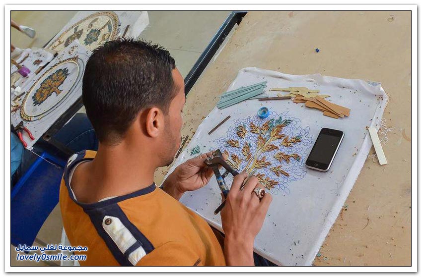 مصنع لجمع الفسيفساء في الأردن