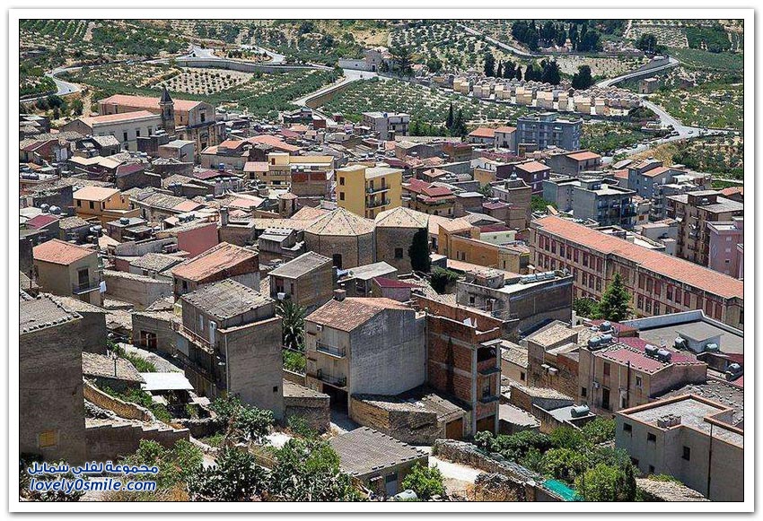 مصنع لجمع الفسيفساء في الأردن