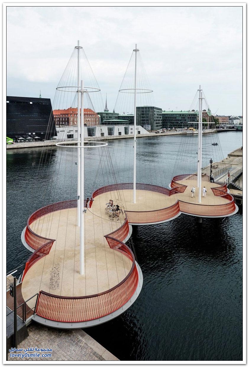 جسر المشاة Cirkelbroen في كوبنهاغن