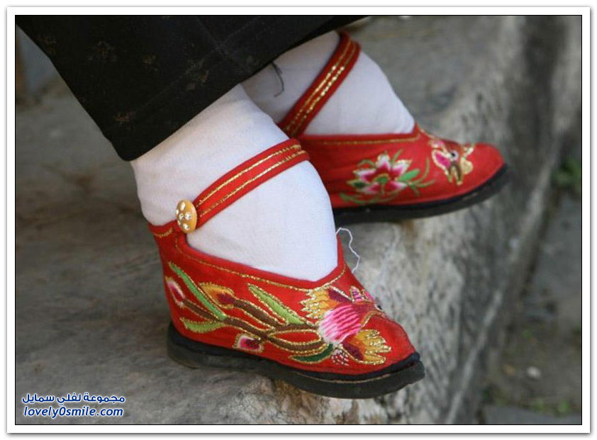 سر الأقدام الغريبة عند الصينيات