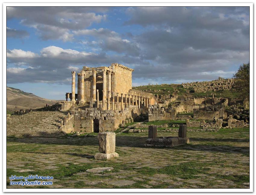 مدينة تيمقاد الأثرية في الجزائر
