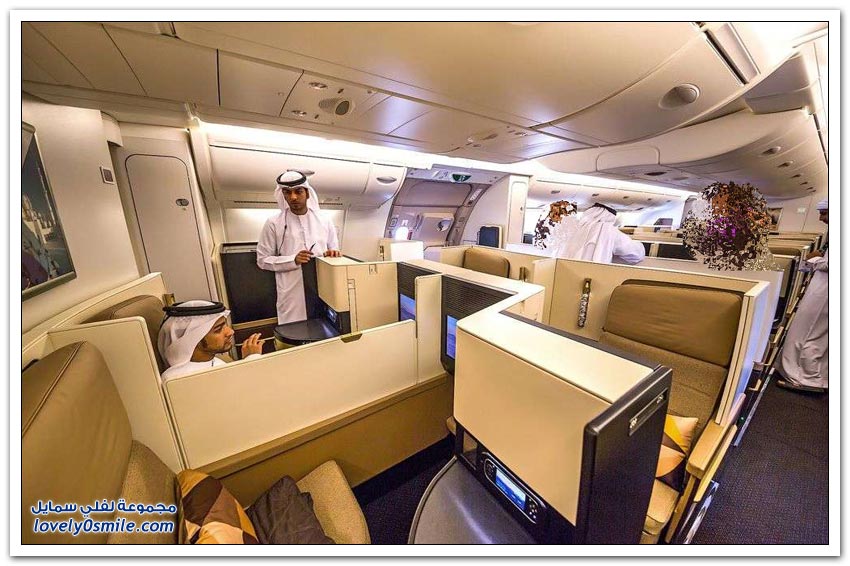 طائرة إيرباص A380 لطيران الاتحاد