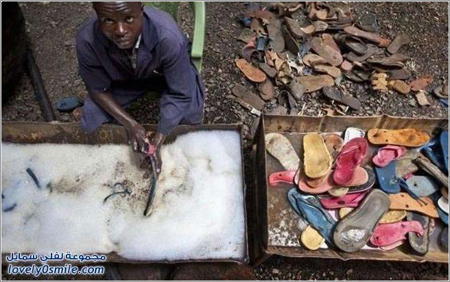 الاستفادة من الأحذية القديمة في أفريقيا
