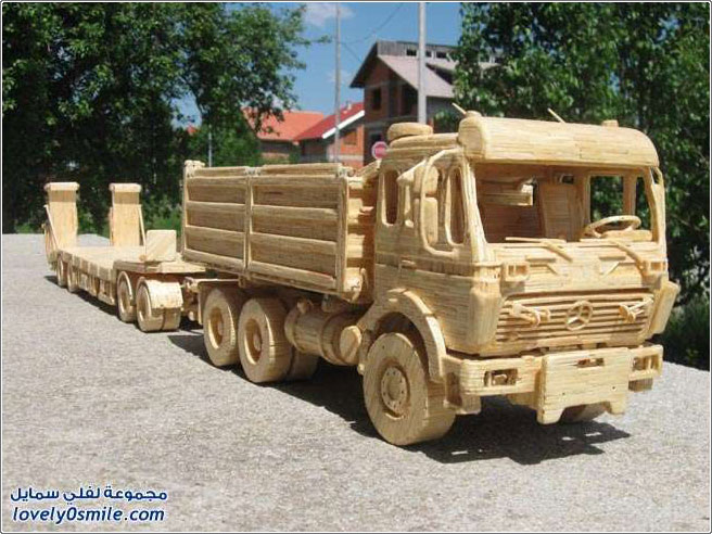 صور رائعة لسيارات ومعدات وغيرها مصنوعة من الخشب