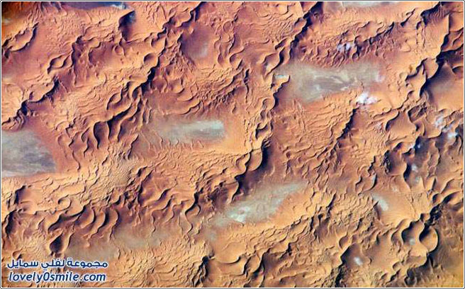 صور الصحراء من الفضاء