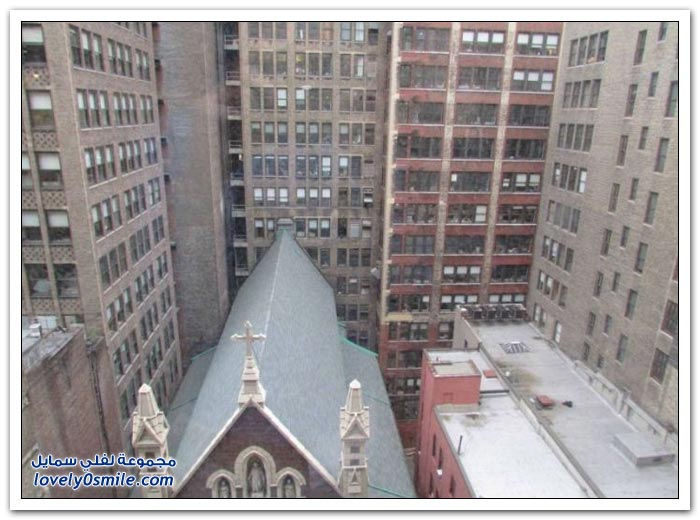 تهور وجنون عامل تنظيف النوافذ في أحد مباني مانهاتن