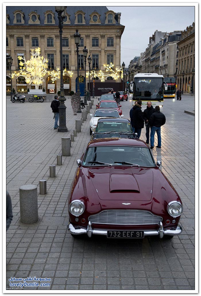 عبور باريس بالسيارات الكلاسيكية