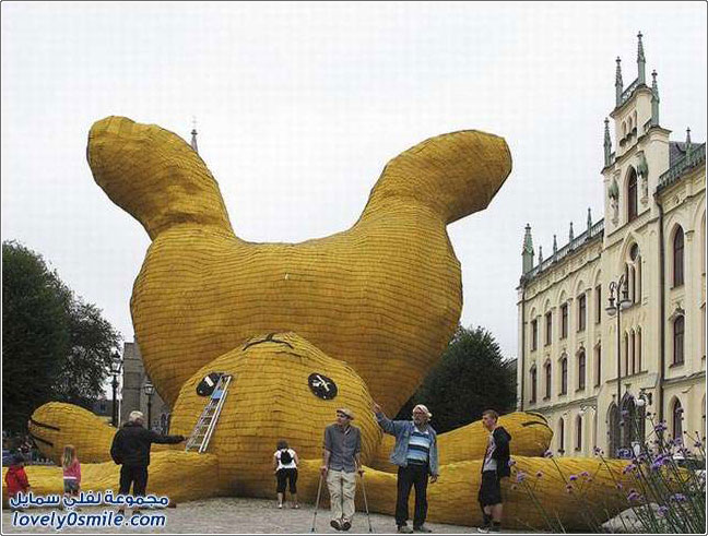 بناء أكبر تمثال لأرنب